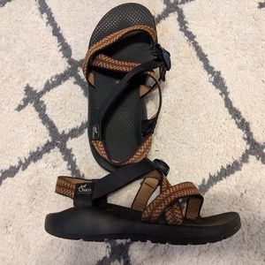Men's Chacos brown strap size 9